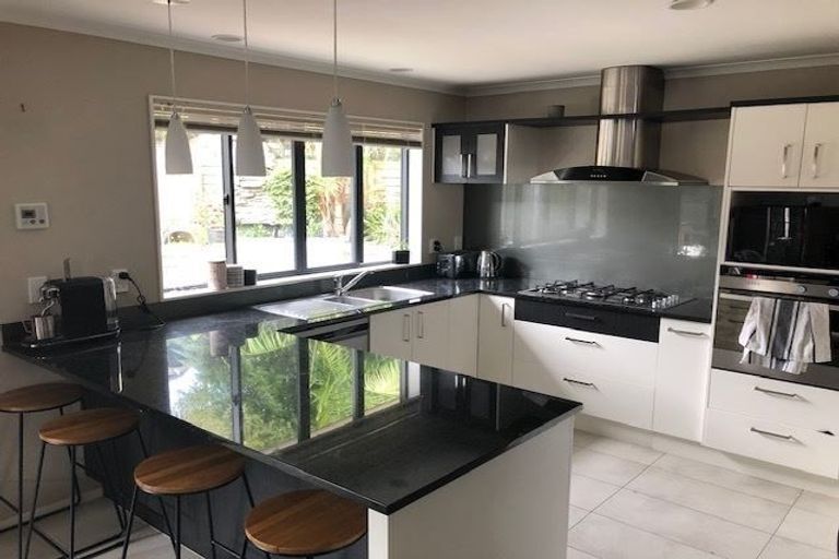 Photo of property in 10 Beros Place, Flat Bush, Auckland, 2016