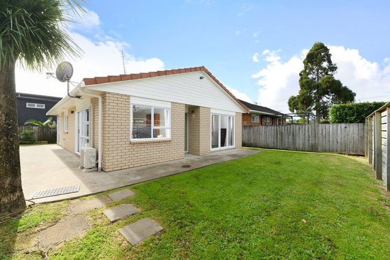 Photo of property in 2 Paramu Avenue, Birkdale, Auckland, 0626