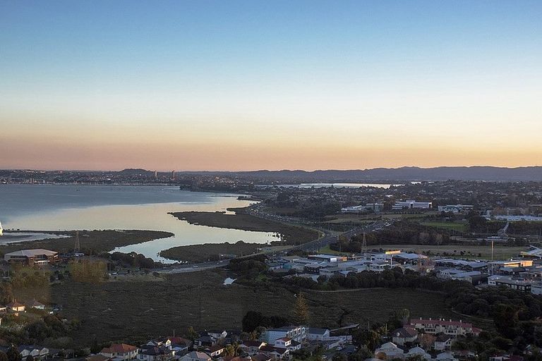 Photo of property in Sentinel Apartments, 2403/3 Northcroft Street, Takapuna, Auckland, 0622