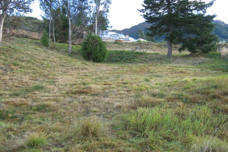 Photo of property in 8 Crichton Lane, Fernhill, Queenstown, 9300