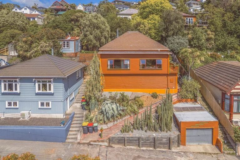 Photo of property in 13 Hawkhurst Road, Lyttelton, 8082