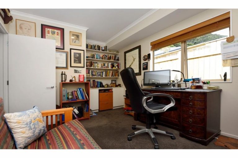 Photo of property in 19 Devenish Place, Atawhai, Nelson, 7010