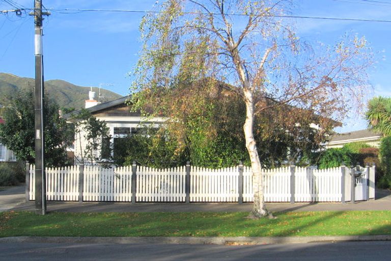 Photo of property in 12 Norton Park Avenue, Fairfield, Lower Hutt, 5011