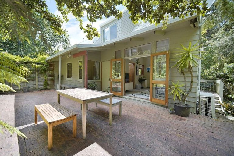 Photo of property in 1/22 Rangatira Road, Birkenhead, Auckland, 0626