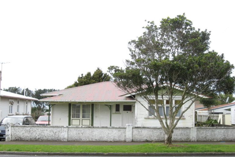 Photo of property in 43 Fitzroy Road, Fitzroy, New Plymouth, 4312