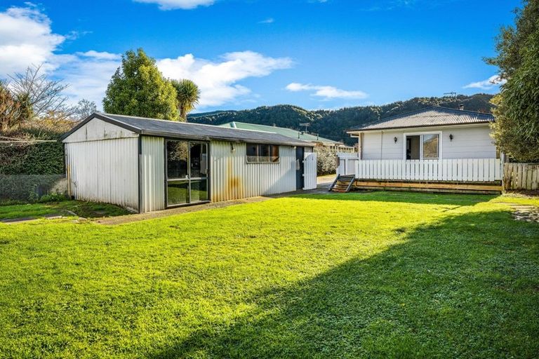 Photo of property in 12 Hector Grove, Trentham, Upper Hutt, 5018