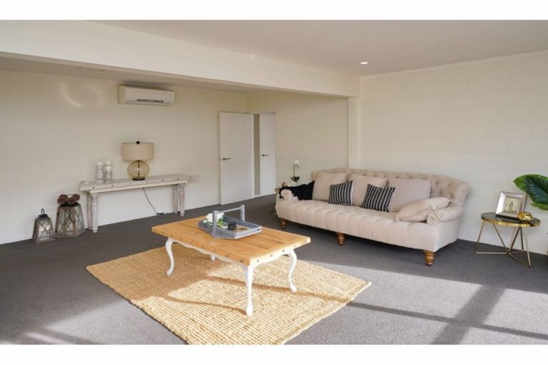 Photo of property in 6 Banff Place, Avonhead, Christchurch, 8042