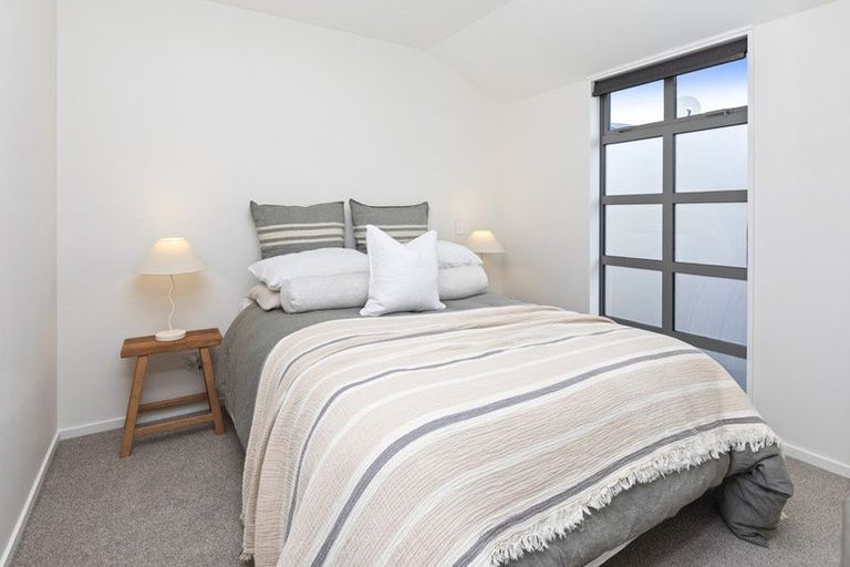 Photo of property in 2/94 Mathesons Road, Phillipstown, Christchurch, 8011