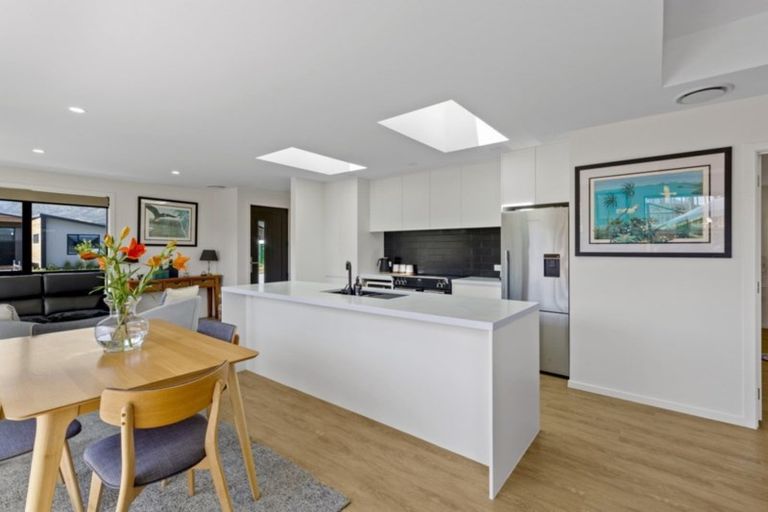 Photo of property in 39 Shepherd Road, Jacks Point, Queenstown, 9371