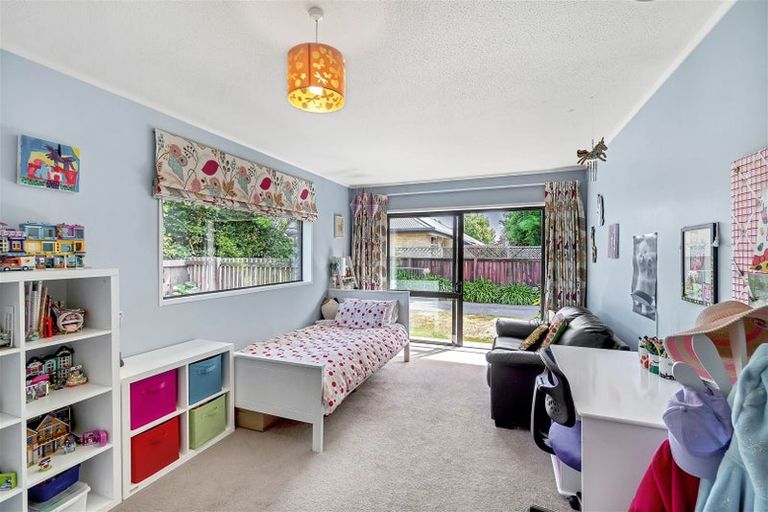 Photo of property in 2/282 Sawyers Arms Road, Bishopdale, Christchurch, 8053