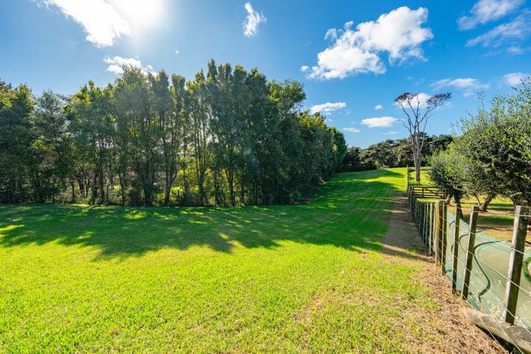 Photo of property in 58 Arrowsmith Road, Waitakere, Henderson, 0782