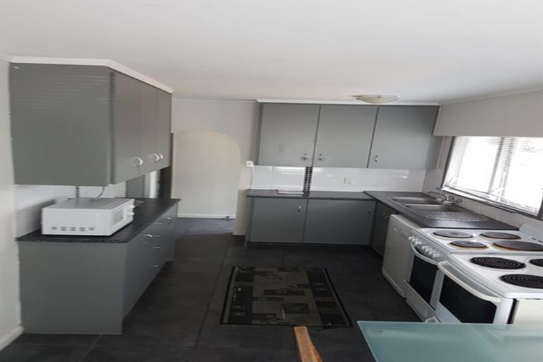 Photo of property in 18 Berkley Avenue, Hillcrest, Hamilton, 3216