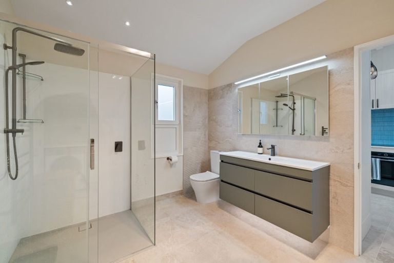 Photo of property in 10 Belleview Terrace, Mount Pleasant, Christchurch, 8081