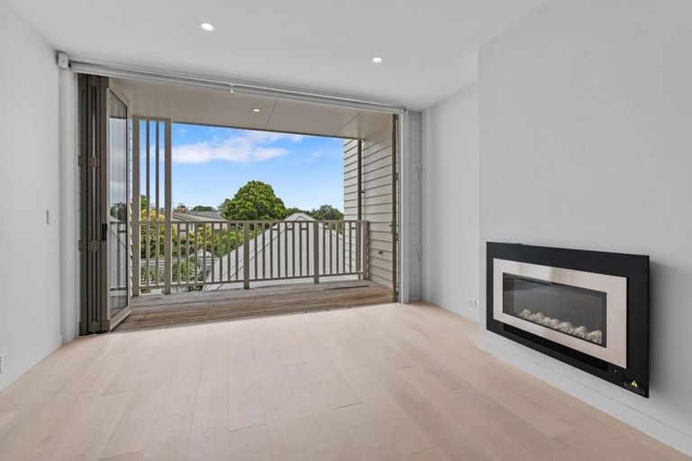 Photo of property in 8/83 Hinemoa Street, Birkenhead, Auckland, 0626