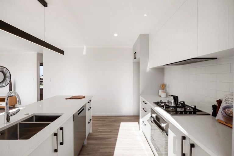 Photo of property in 48 Scenic Rise, Rototuna North, 3281