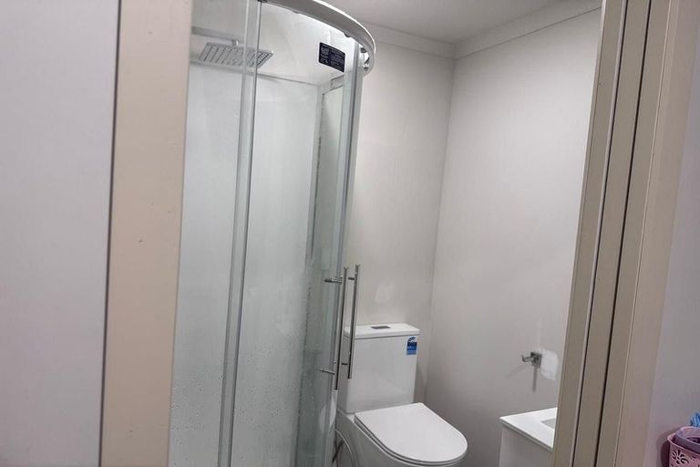 Photo of property in 35 Verdale Circle, Glen Eden, Auckland, 0602