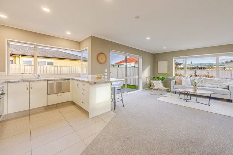 Photo of property in 7a Avondale Road, Taradale, Napier, 4112