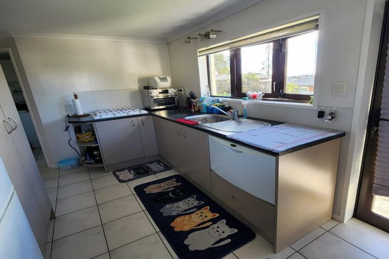 Photo of property in 6 Hume Drive, Hillcrest, Auckland, 0627