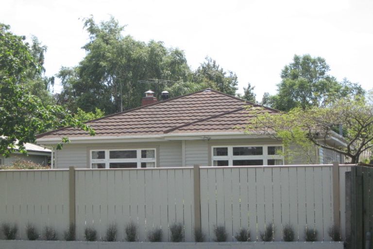 Photo of property in 8 Meadowville Avenue, Spreydon, Christchurch, 8024