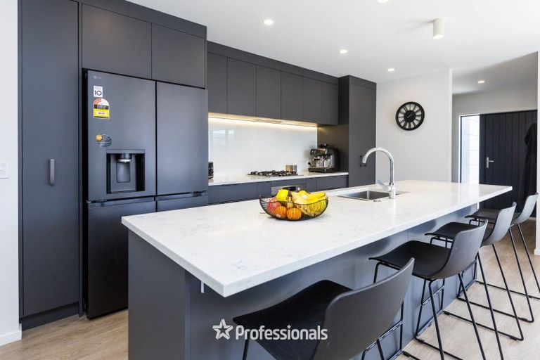 Photo of property in 13 Castletown Street, Wallaceville, Upper Hutt, 5018