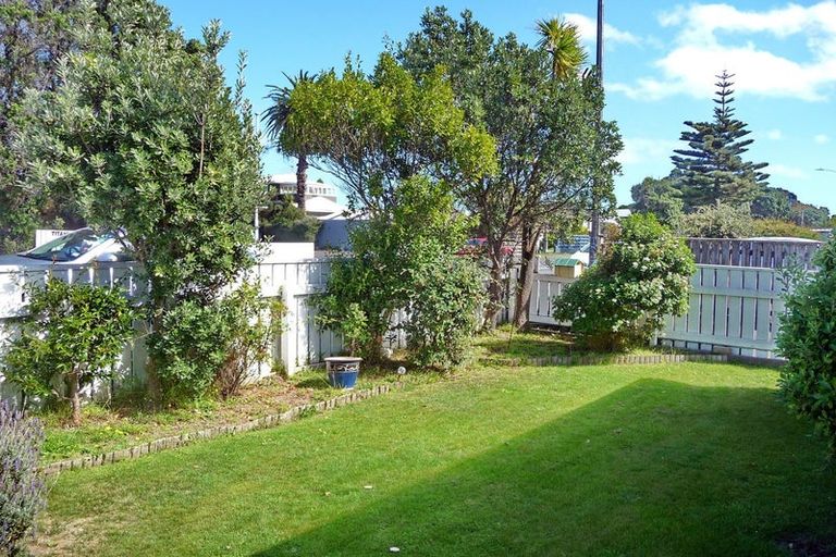 Photo of property in 2/63 Main Road, Titahi Bay, Porirua, 5022