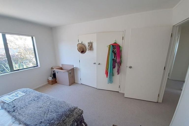 Photo of property in 15 Orchard Road, Browns Bay, Auckland, 0630
