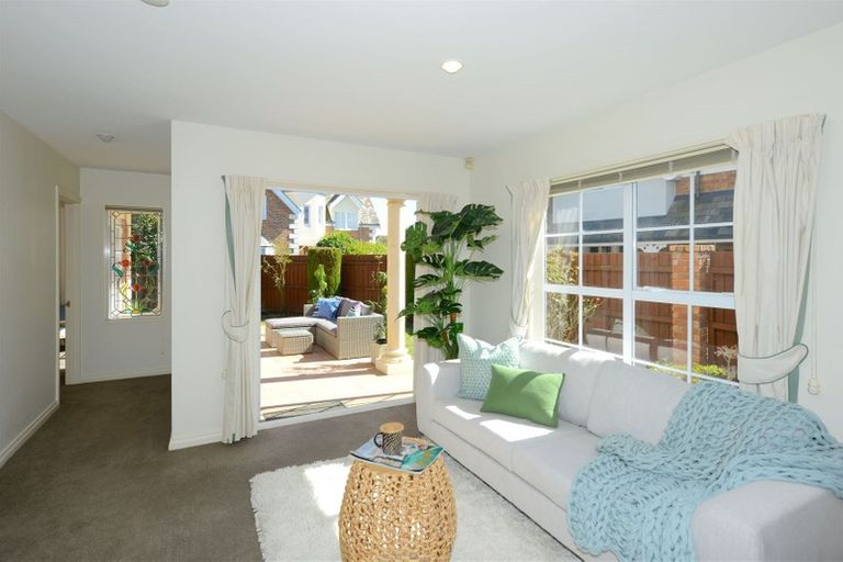 Photo of property in 233 Avonhead Road, Avonhead, Christchurch, 8042