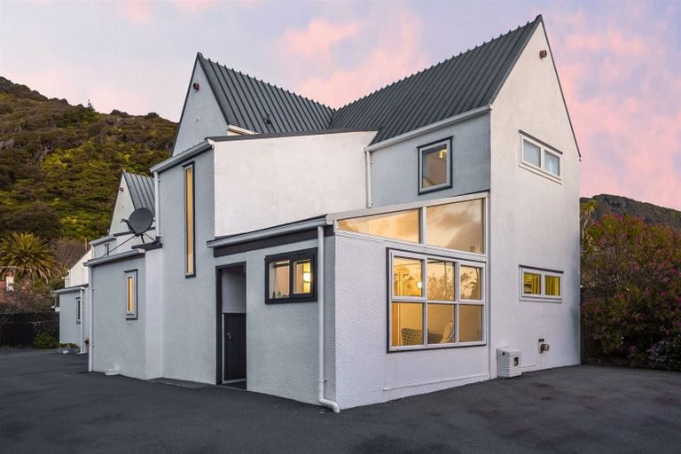 Photo of property in 7/354 Muritai Road, Eastbourne, Lower Hutt, 5013