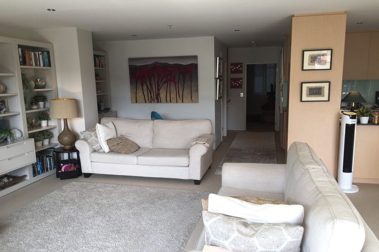 Photo of property in Sanctum Apartment, 10 Ebor Street, Te Aro, Wellington, 6011