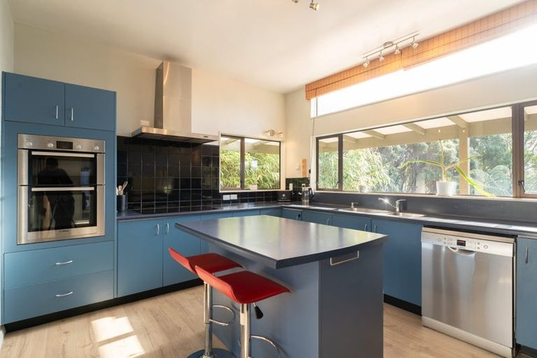 Photo of property in 37 Greyfriars Crescent, Tawa, Wellington, 5028