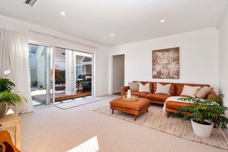 Photo of property in 10 Oceania Sands Way, Papamoa Beach, Papamoa, 3118