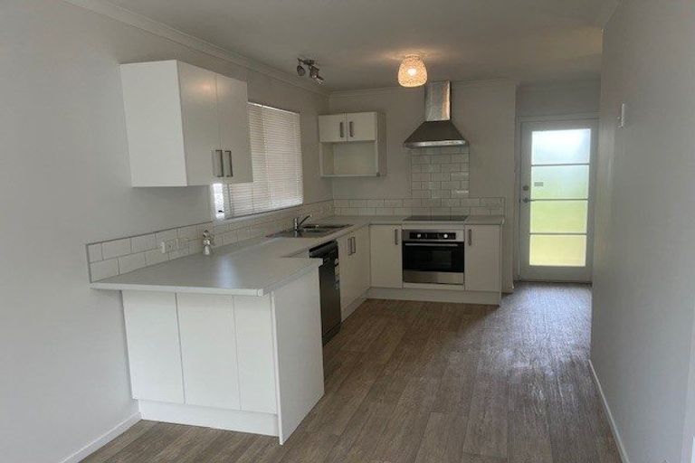 Photo of property in 3 Ware Place, Pakuranga Heights, Auckland, 2010