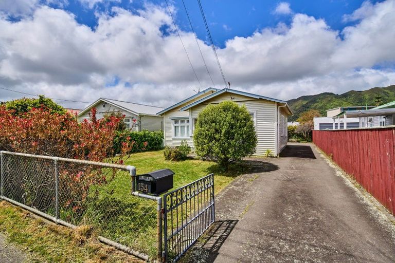 Photo of property in 154 Randwick Road, Moera, Lower Hutt, 5010