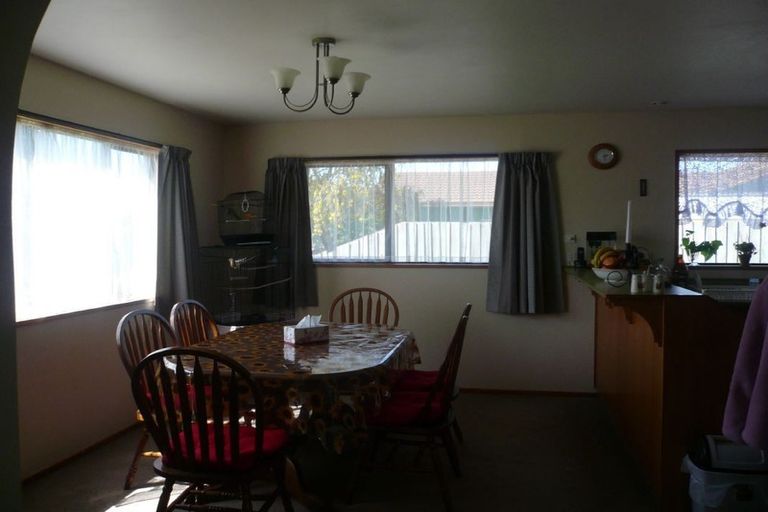 Photo of property in 73 Sarabande Avenue, Redwood, Christchurch, 8051