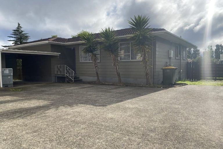 Photo of property in 2/30 Heathberry Close, Papatoetoe, Auckland, 2025