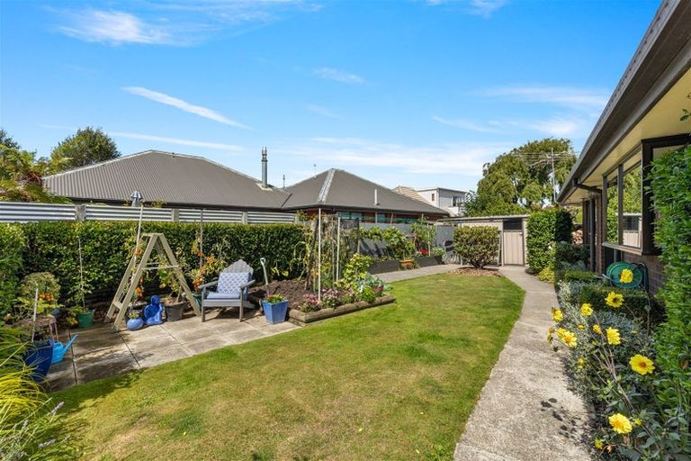 Photo of property in 21 Tivoli Place, Bishopdale, Christchurch, 8053