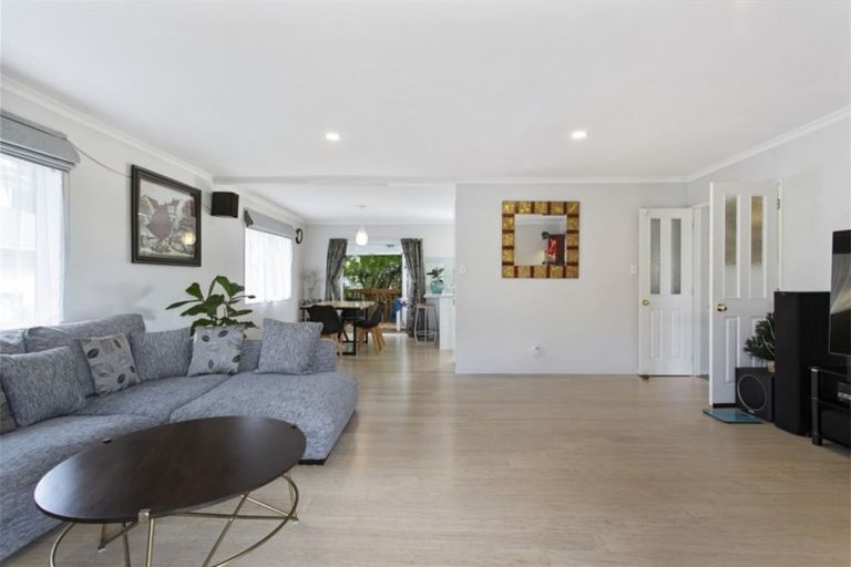 Photo of property in 30 Sturm Avenue, Massey, Auckland, 0614