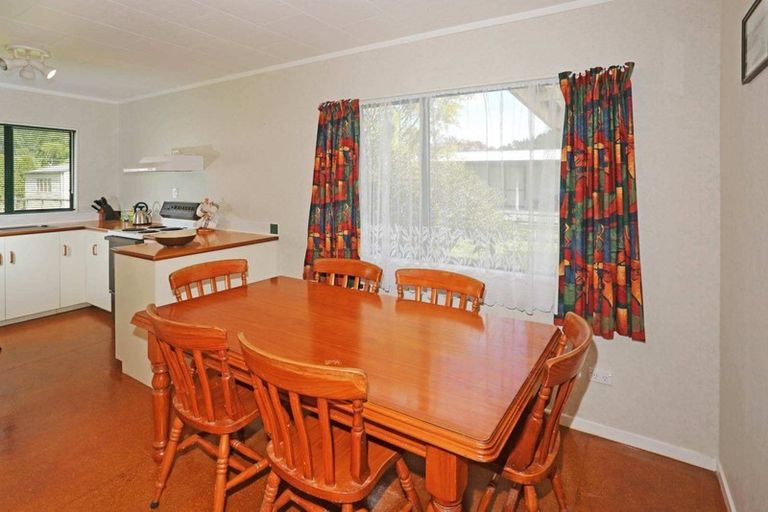 Photo of property in 10 Mackinnon Road, Manukau Heads, Waiuku, 2684