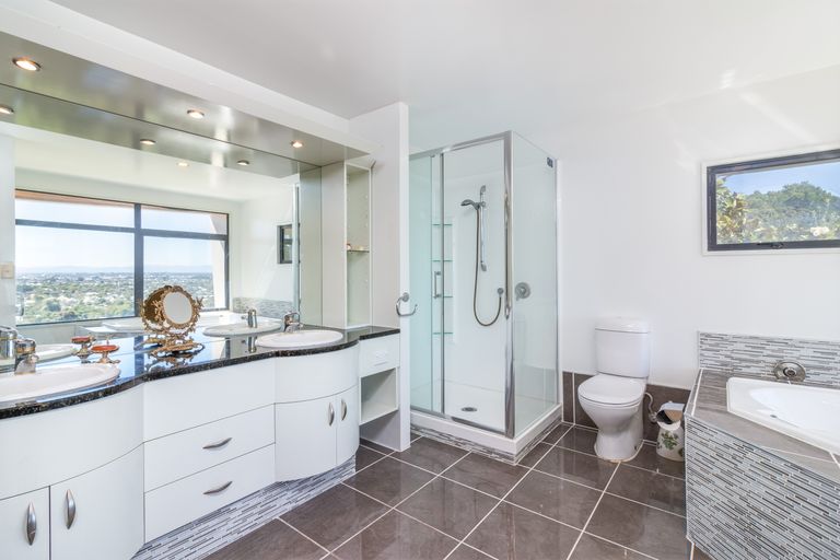 Photo of property in 35 Major Aitken Drive, Huntsbury, Christchurch, 8022