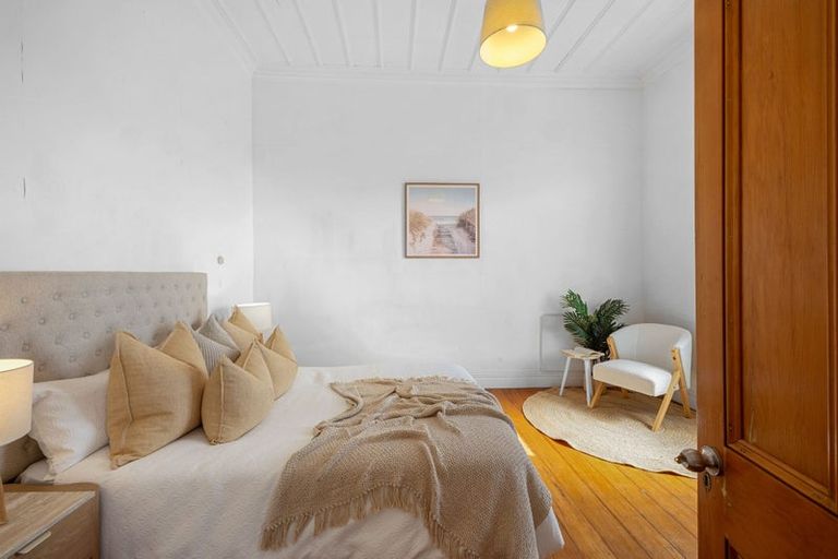 Photo of property in 1 Gaine Street, New Plymouth, 4310