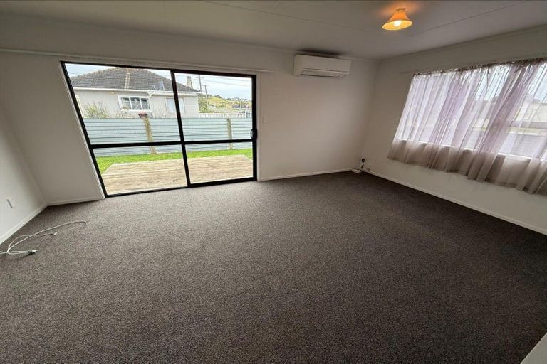 Photo of property in 35 Carson Street, Castlecliff, Whanganui, 4501