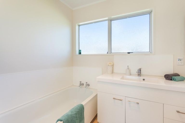 Photo of property in 9 Gobray Crescent, Mount Maunganui, 3116