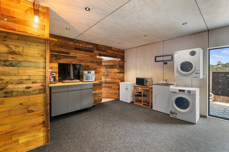 Photo of property in 2/57 Nigel Road, Browns Bay, Auckland, 0630