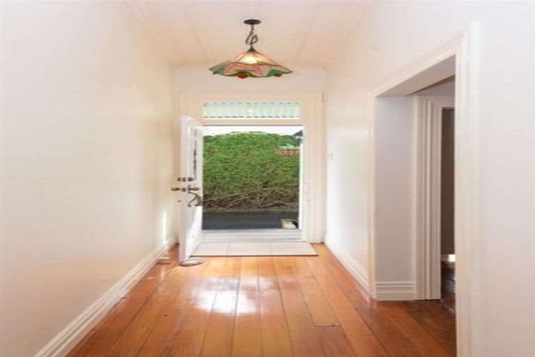 Photo of property in 15 Bay Road, Saint Heliers, Auckland, 1071