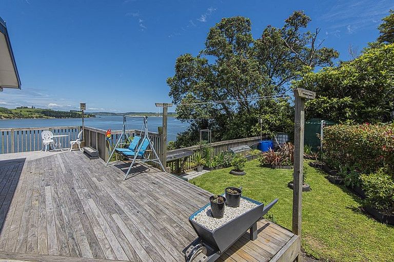 Photo of property in 2 High Street, Pahi, Paparoa, 0571