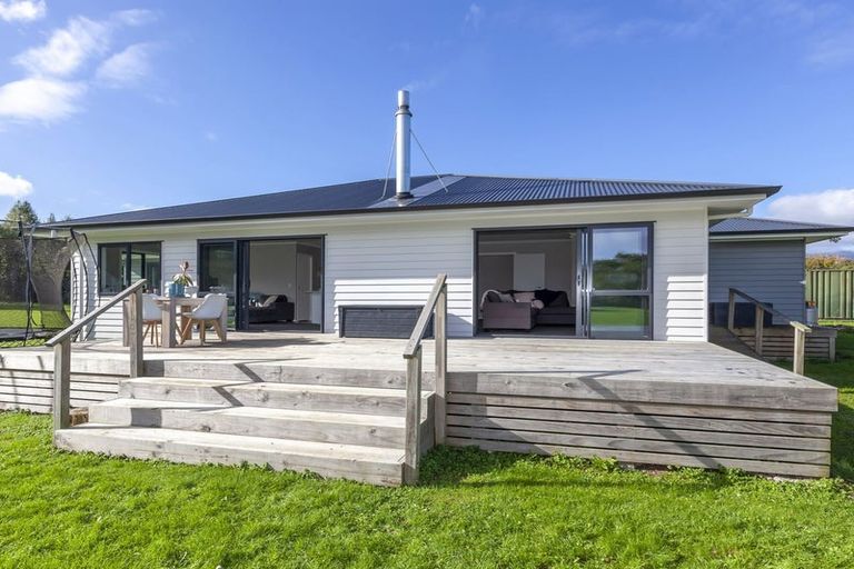 Photo of property in 12 Faydon Close, Ohau, Levin, 5570