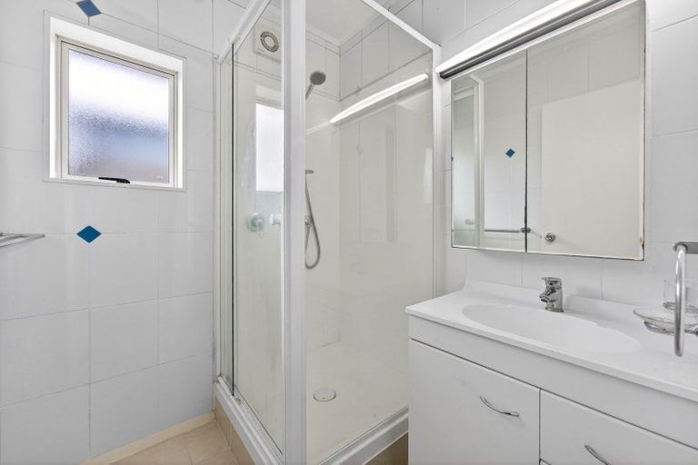 Photo of property in 29a Thorburn Avenue, Red Beach, 0932