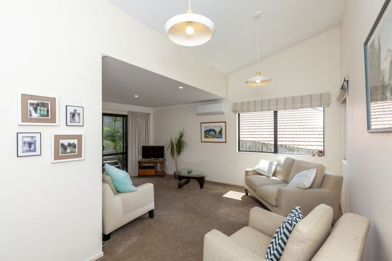 Photo of property in 10 Sams Way, Raumati South, Paraparaumu, 5032