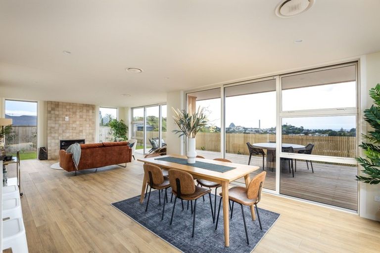 Photo of property in 9a Lemont Place, Westown, New Plymouth, 4310