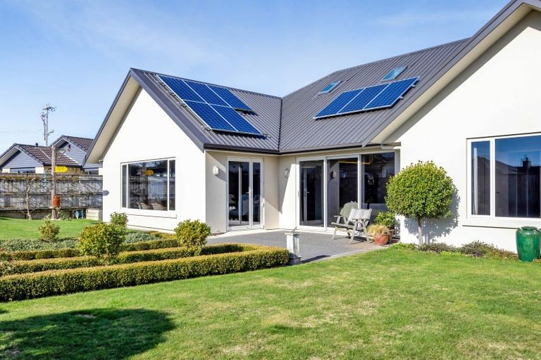 Photo of property in 4 Nikau Place, Hawera, 4610